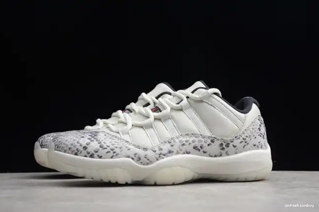 Snake SE Air Light CD6846-002 Jordan Bone Low 11 0703
